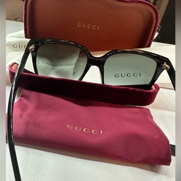 Gucci Sunglasses - Picture 4 of 5